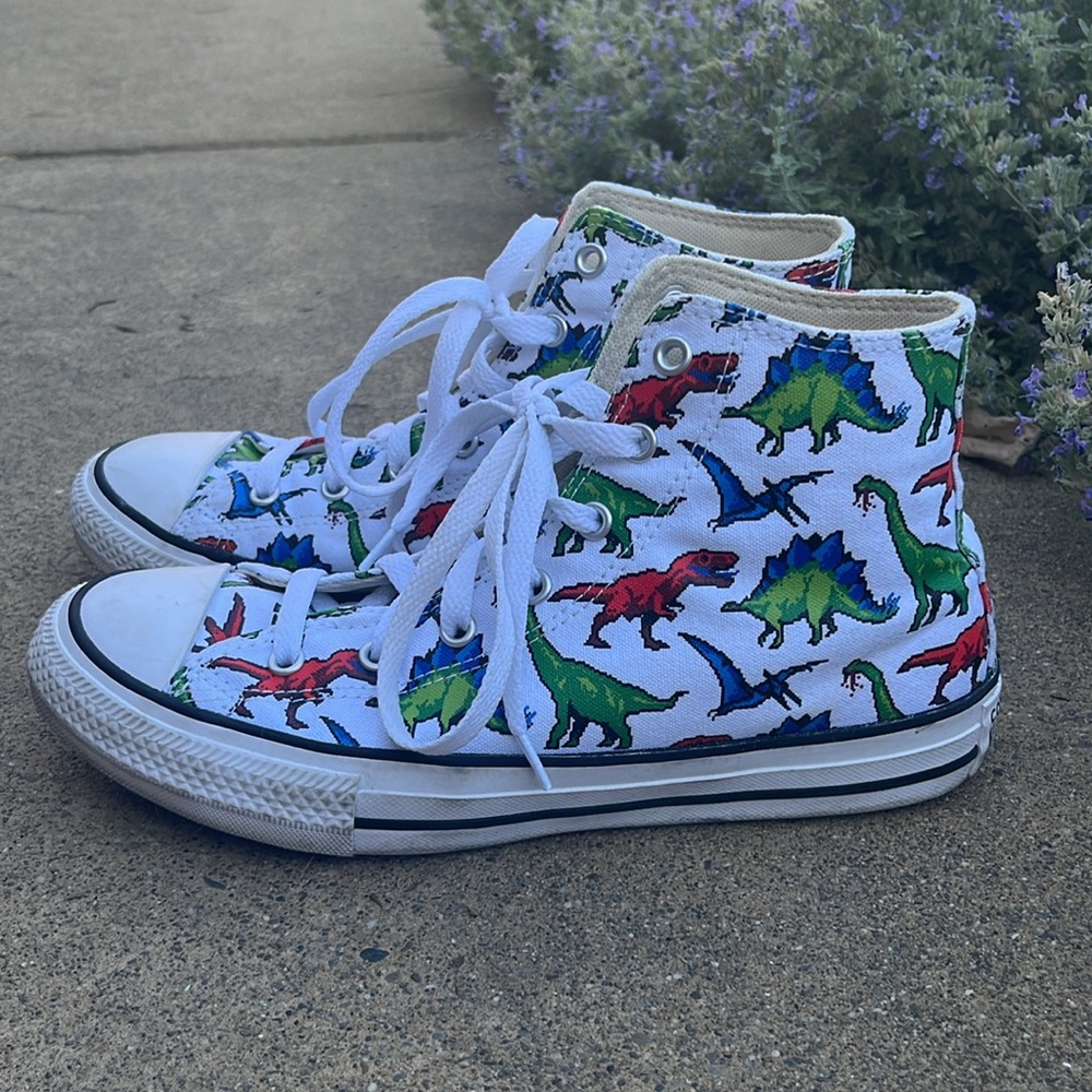 Converse Multi- Colored Dinosaur Print- Size 7 W - image 4